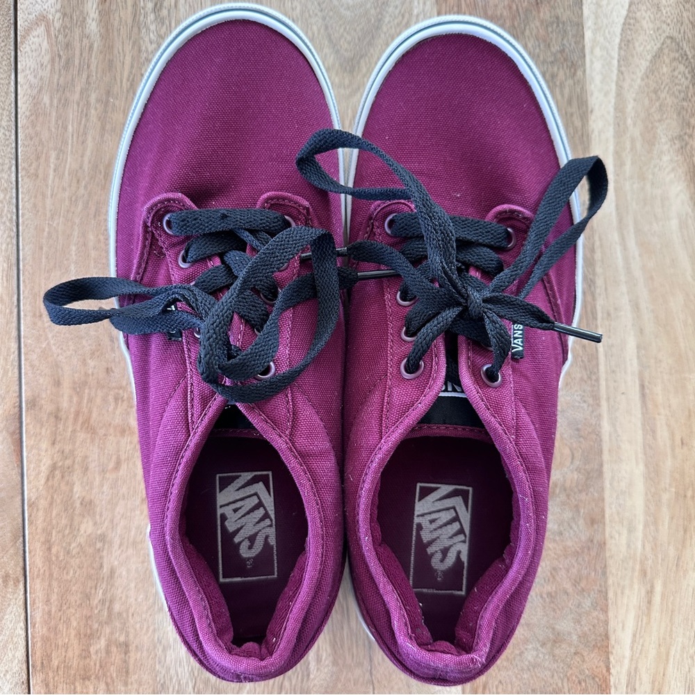 Men’s Vans in Maroon- like new!